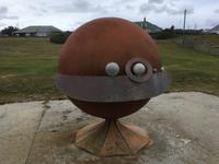 Falklandinseln - Spaziergang durch Stanley - Modell des Sonnensystems