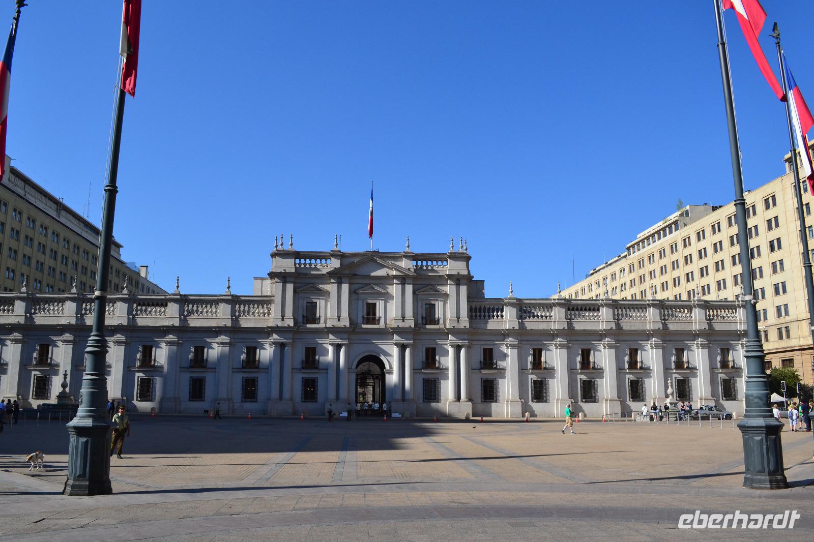 Spaziergang durch die Altstadt von Santiago - Moneda-Palast