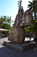 Spaziergang durch die Altstadt von Santiago - Denkmal 