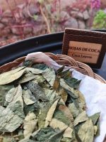 Coca-Blätter am Frühstückstisch in Peru Südamerika @ Anette Rietz EHT