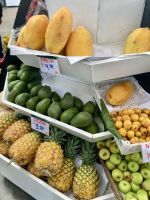 Obstverkostung, Markthalle, Lima