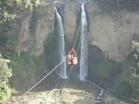 Seilbahnfahrt zum Manto de la Novia-Wasserfall