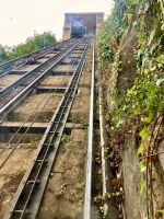 Eine von vielen Bahnen hinauf in die obere Stadt