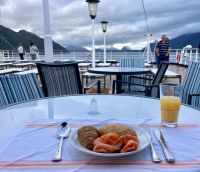 Fruehstueck auf Deck 9