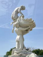 Einzige Statue ohne Bekleidung !