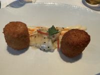 Vorspeise: Riesenkrabbenfrikadelle