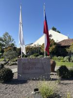 Weingut Casa del Bosque_Eingang &ndash; &copy; Domenic Obiegli (Eberhardt TRAVEL)