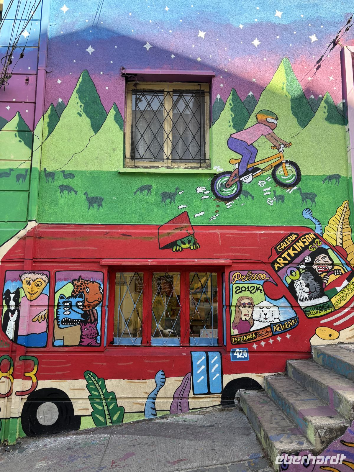 Bunte Straßen in Valparaiso &ndash; &copy;  (Eberhardt TRAVEL)
