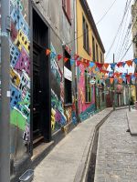 Bunte Straßen in Valparaiso_4 &ndash; &copy; Domenic Obiegli (Eberhardt TRAVEL)