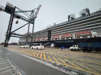 Ms Oosterdam - Einschiffung &ndash; &copy; Domenic Obiegli (Eberhardt TRAVEL)
