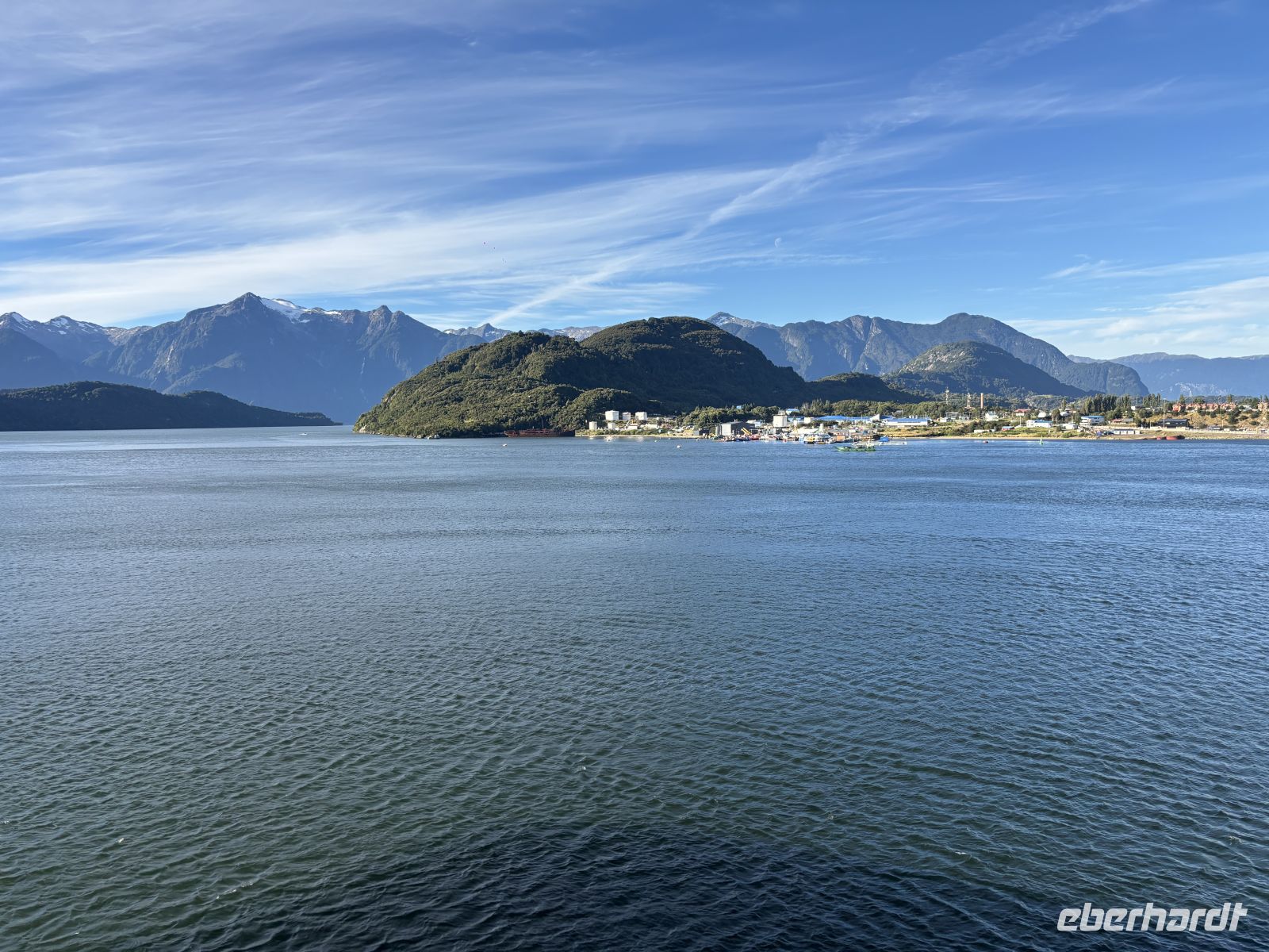 Hafenausfahrt von Puerto Chacabuco &ndash; &copy;  (Eberhardt TRAVEL)