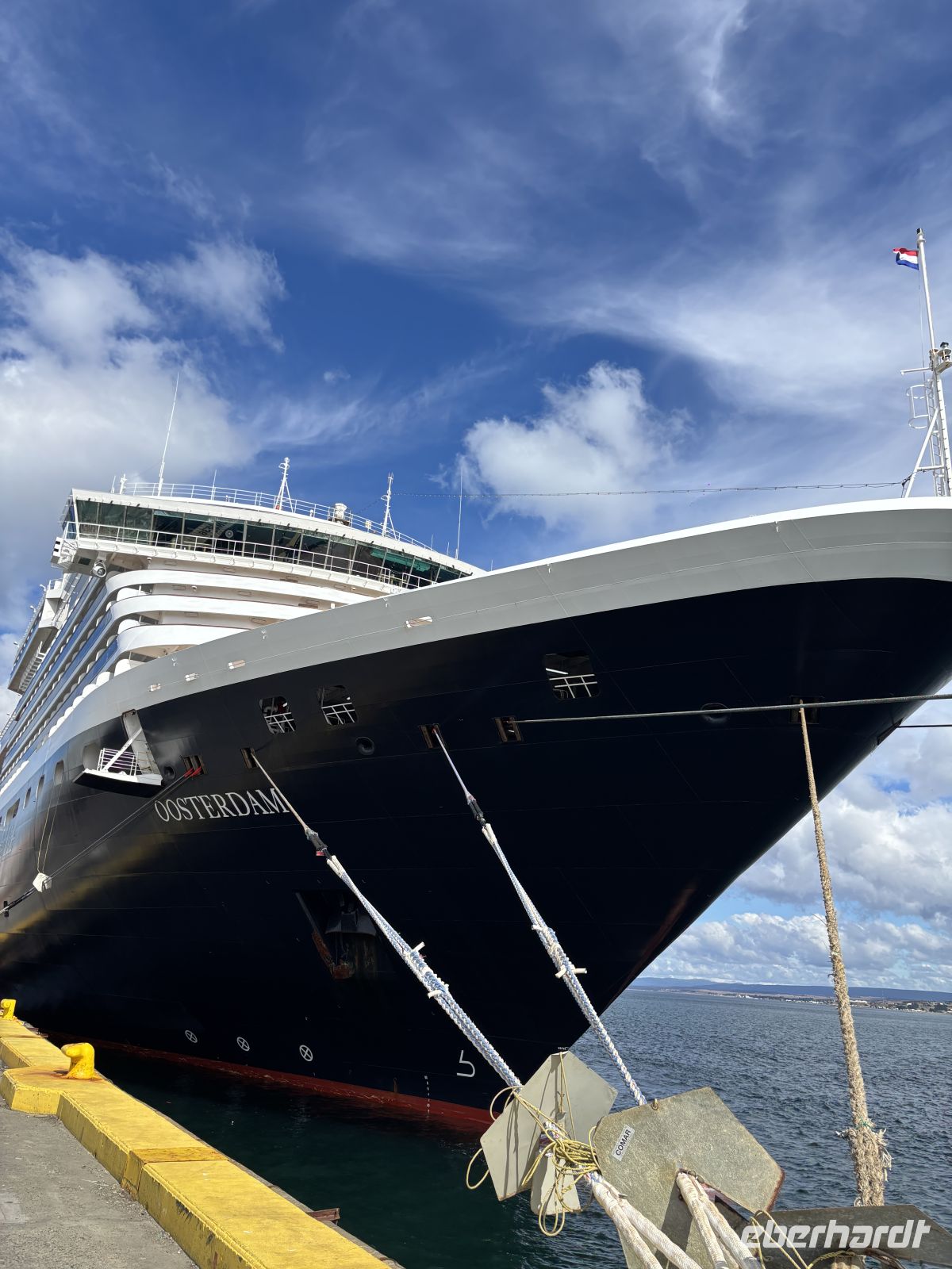 Ms Oosterdam angelegt in Punta Arenas &ndash; &copy;  (Eberhardt TRAVEL)
