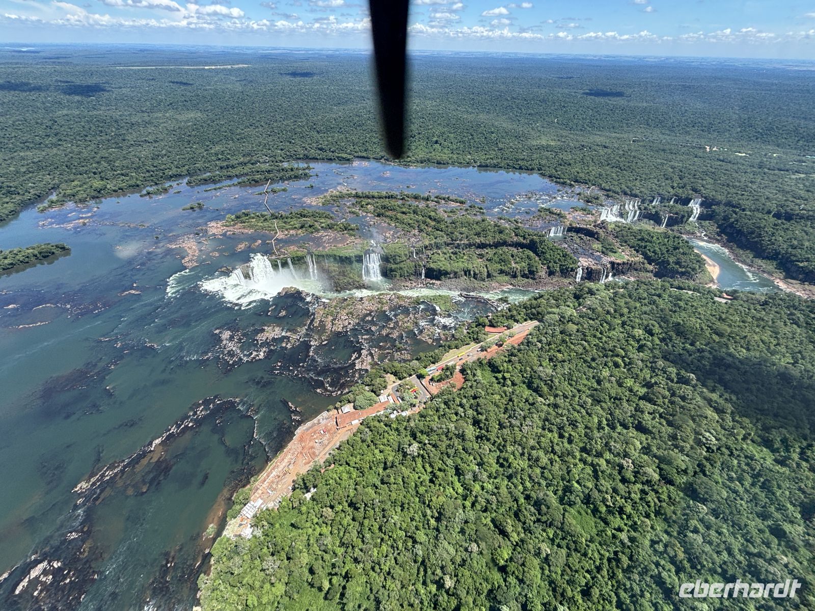 Überflug der Iguazúwasserfälle  &ndash; &copy;  (Eberhardt TRAVEL)