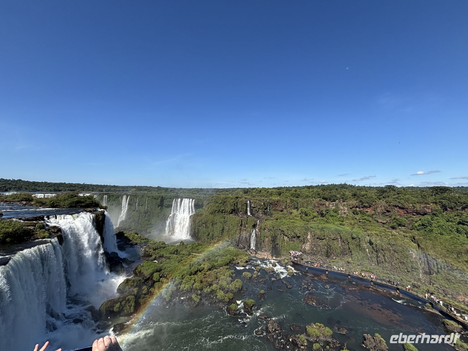 Panorama der brasilianischen Iguazúwasserfälle  &ndash; &copy;  (Eberhardt TRAVEL)