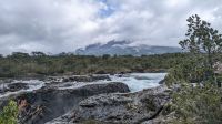 Petrohué Wasserfälle mit Osorno Vulkan  &ndash; &copy; Natalie Hady (Eberhardt TRAVEL)