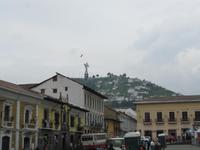 Quito - Altstadt - Franziskanerplatz Blick zur El Panecillo