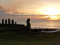 Sonnenuntergang am Ahu Tahai