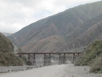 Fahrt entlang der Strecke des Zugs in die Wolken