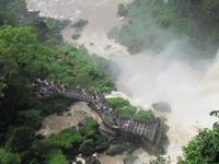 Blick zum Upper Trail an den argentinischen Wasserfällen