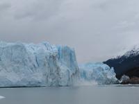 Patagonien - Bootsfahrt zum Perito Moreno-Gletscher, Kalbung