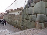 Cusco - Inkamauer an der Avenida Hatunrumiyoc