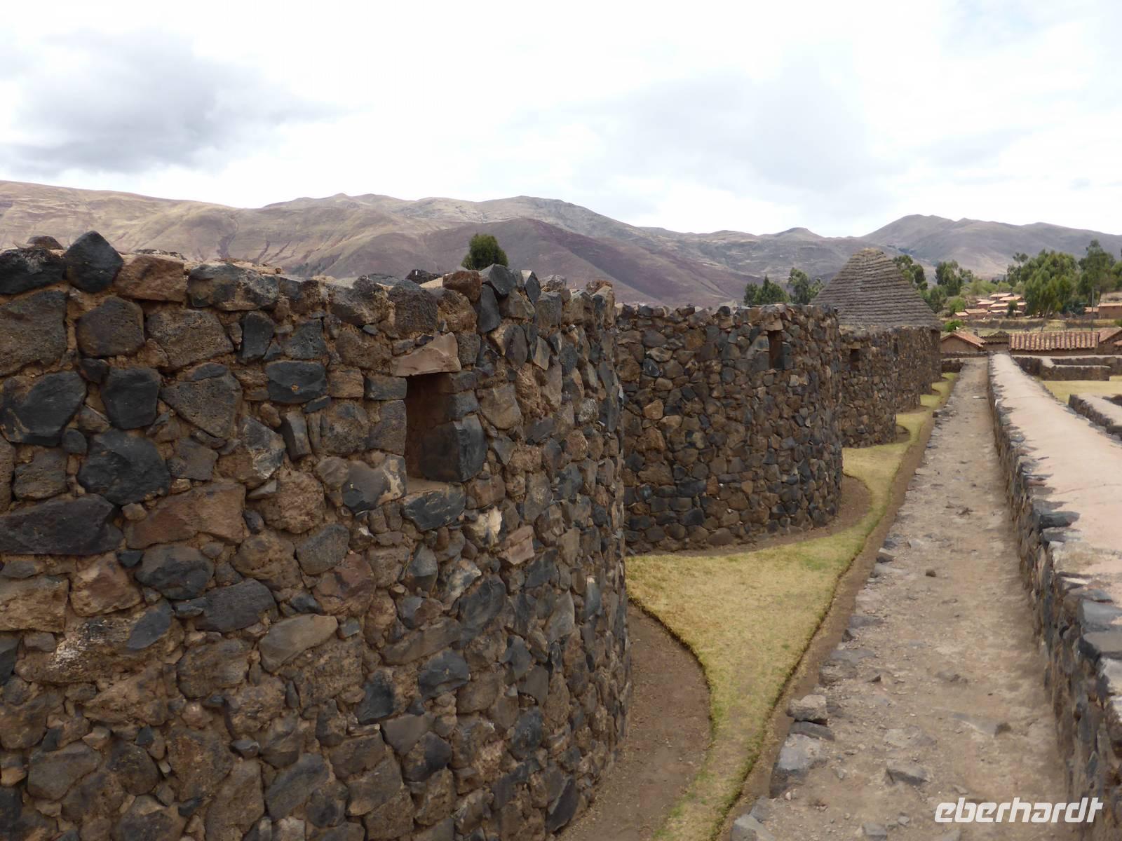 im ehemaligen Tempel- und Stadtkomplex von Raqchi / Vorratsspeicher