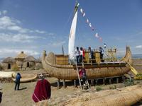 Besuch des ECO-Dorfes in Huatajata