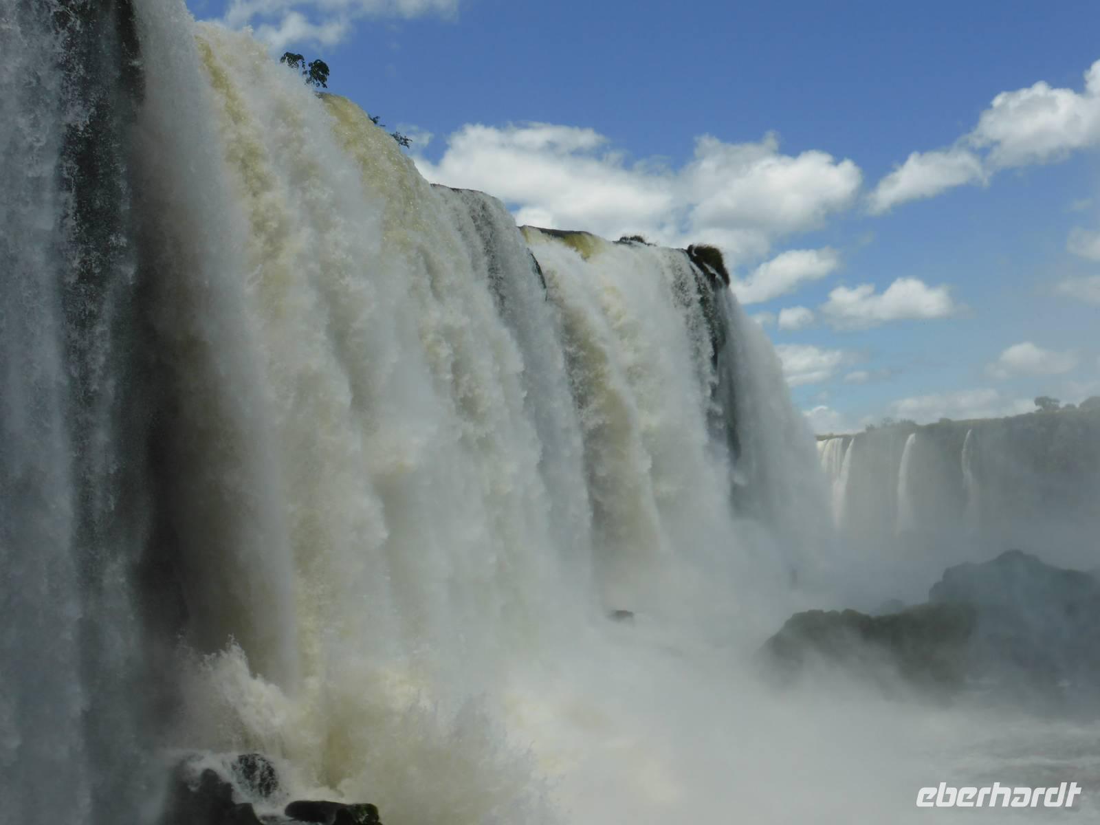 Brasilien/ Nationalpark Iguacu - Blick auf die Diablo-Wasserfälle 