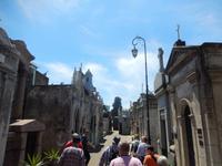 Mit Reiseleiter Juan beim Friedhof Recoleta