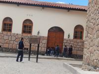 Schüler vor der Kiche von San Antonio de los Cobres