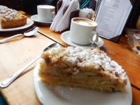 leckerer Apfelkuchen als Stärkung zum Mittag