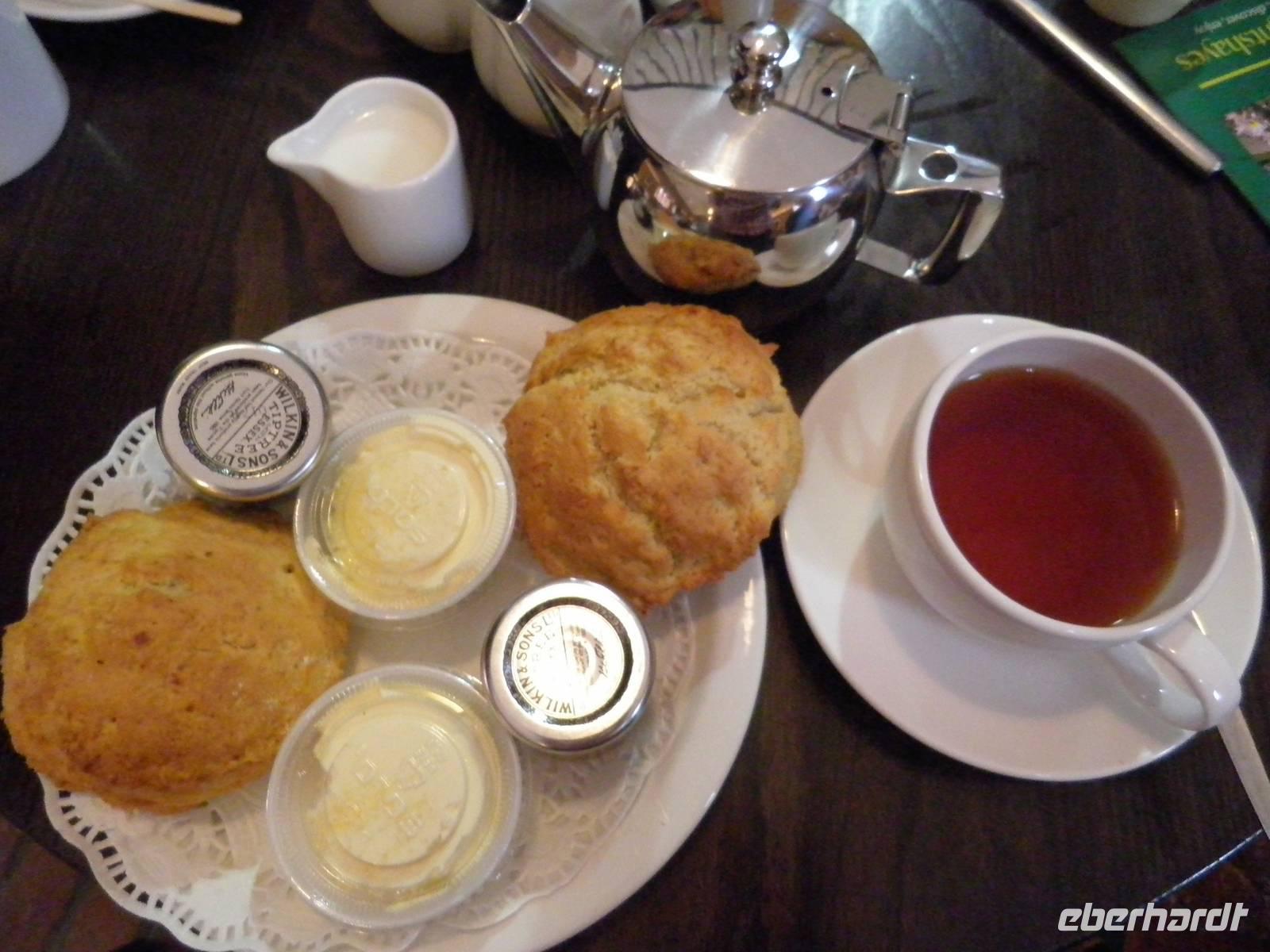 Creamtea in Knightshayes Court