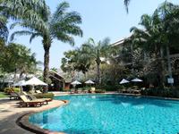 26.01.2016: Pattaya - Pool des Ravindra Beach Resort Hotels
