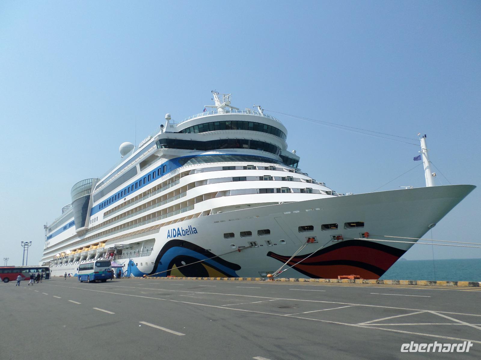 05.02.2016: AIDAbella im Hafen von Sihanoukville