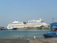 06.02.2016: AIDAbella im Hafen von Sihanoukville