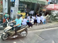 Mittagessen fuer Einheimische