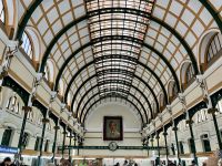 Die Posthalle mit Onkel Ho 