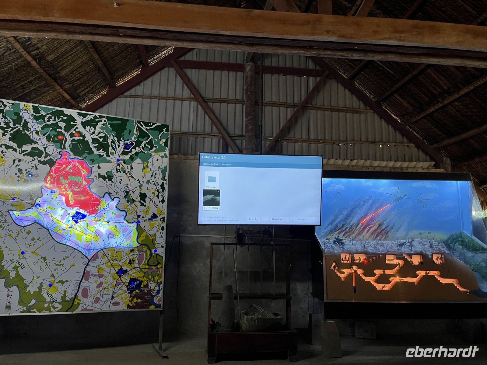 Filmvorführung, Cu-Chi-Tunnel, Vietnam