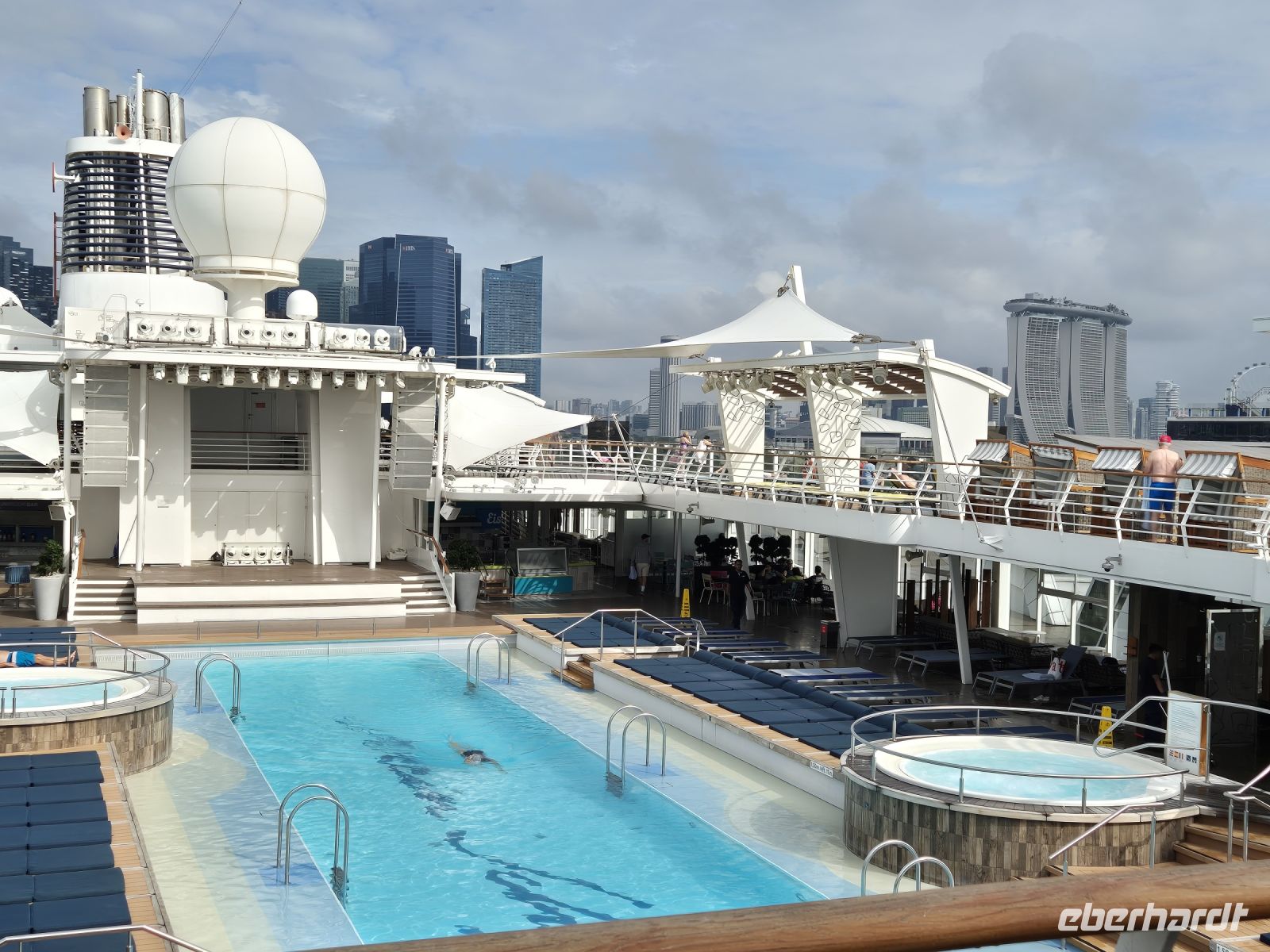 im Hafen von Singapur