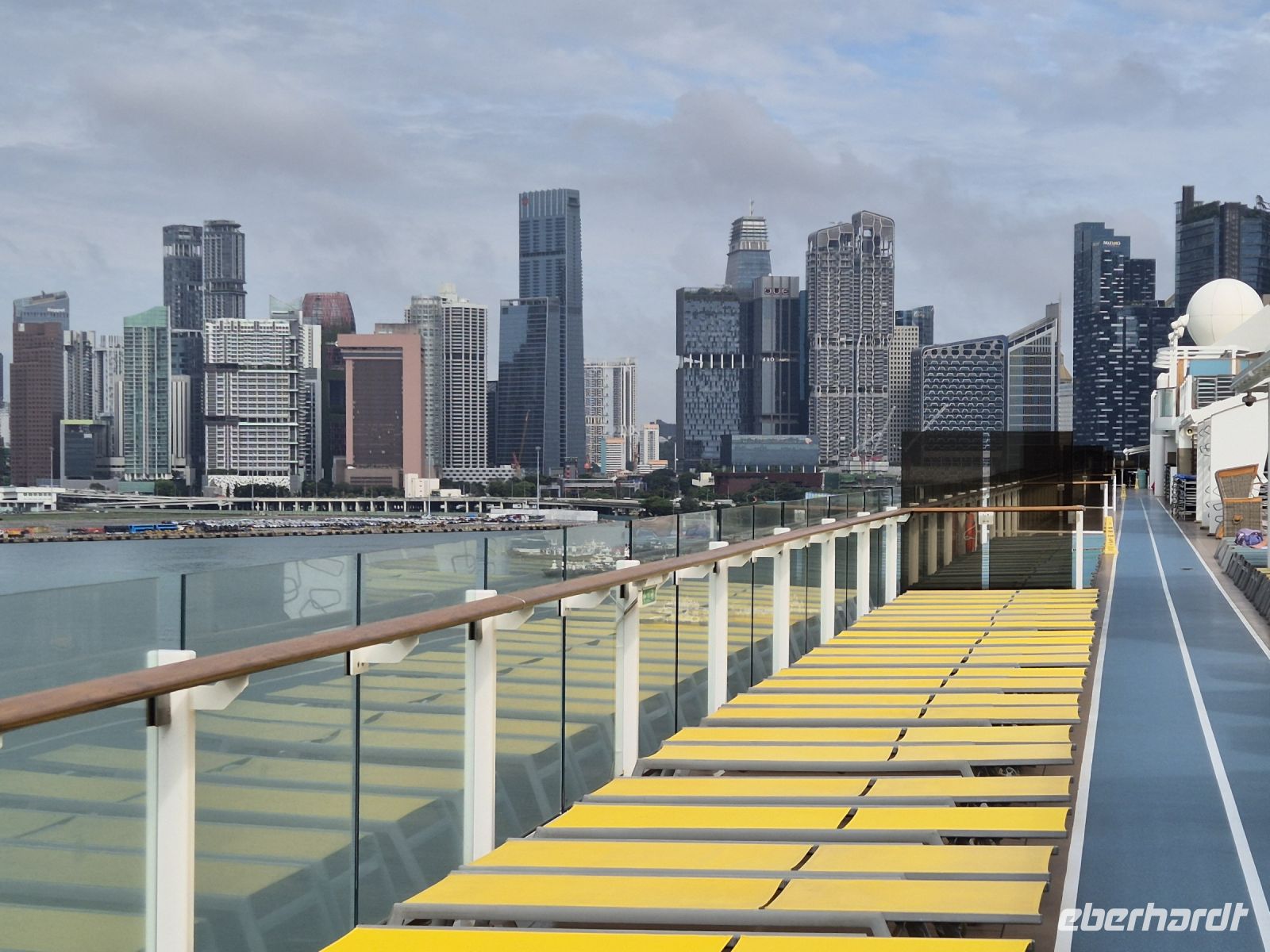 im Hafen von Singapur
