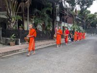 Almosengang der Mönche, Bintabaht 