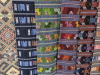 Webkunst im Ban Ou Dorf