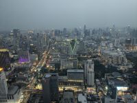 Ausblick aus dem Baiyoke Sky Hotel bei Dämmerung