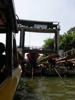 durch die Schleusen in Bangkok