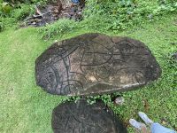 Bora Bora - Inselrundfahrt mit den Jeeps - zu Besuch bei einer Künstlerin die Pareo Tücher herstellt 