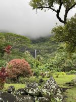 Bora Bora - Inselrundfahrt mit den Jeeps - zu Besuch bei einer Künstlerin die Pareo Tücher herstellt 