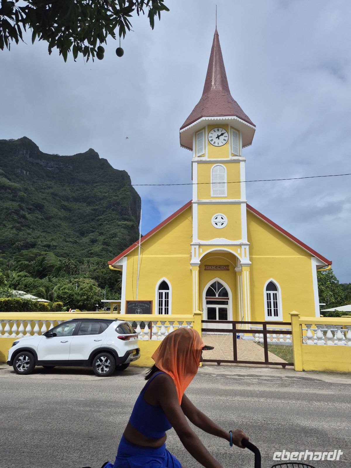 Bora Bora - Kirche in Vaitape