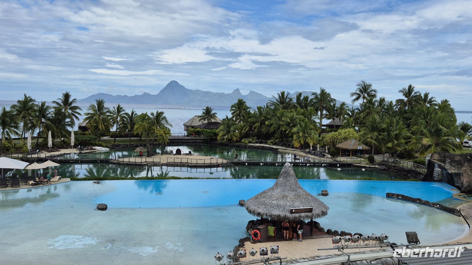 Inselrundfahrt Tahiti - Blick vom Intercontinental Hotel nach Moorea