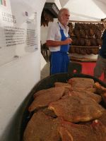 Südtirol, Schinken im Weingut Rametz