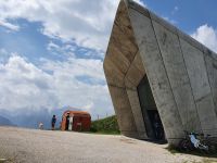 Südtirol, Pustertel, Eingang zum MMM Corones